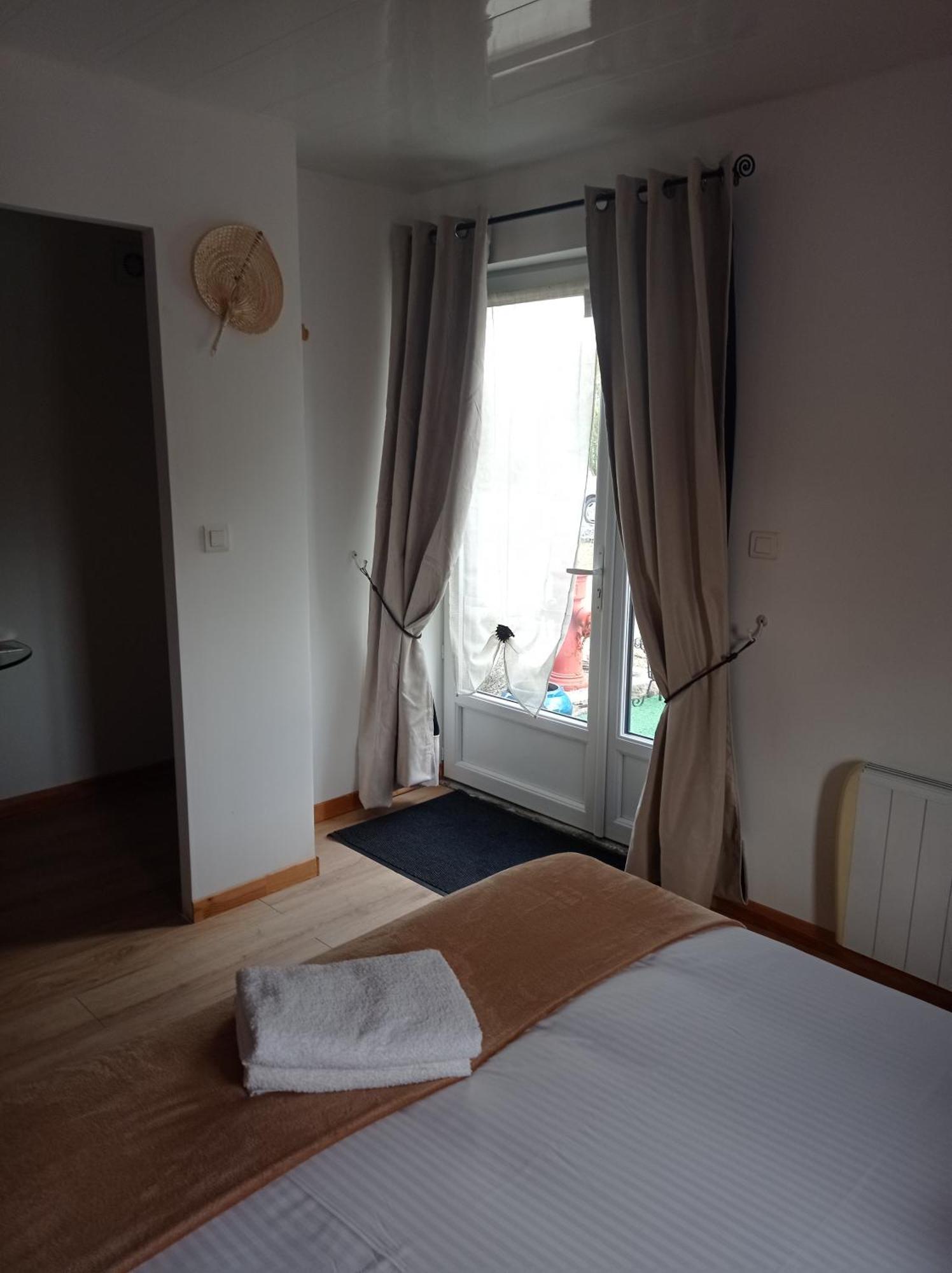 La Villa Saint-Martin Понторсон Екстериор снимка
